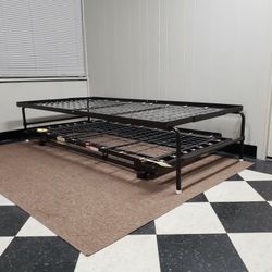 Twin daybed with trundle - can DELIVER almost anywhere for $20 extra - gently used and in very good condition 😍