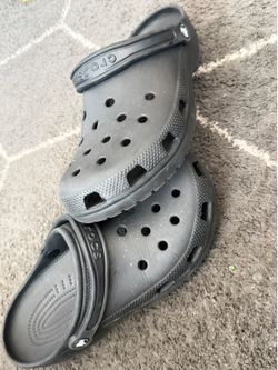Crocs classic Clogs Size 11