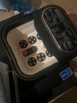 Foot massager with rollers