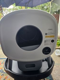 Cumrige smart litter box (litter robot)