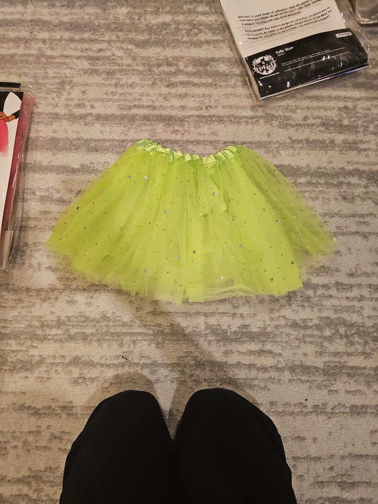 HALLOWEEN COSTUME - GIRLS GREEN LIGHT UP TULLE SKIRT - Child Size M 7-8 YEARS