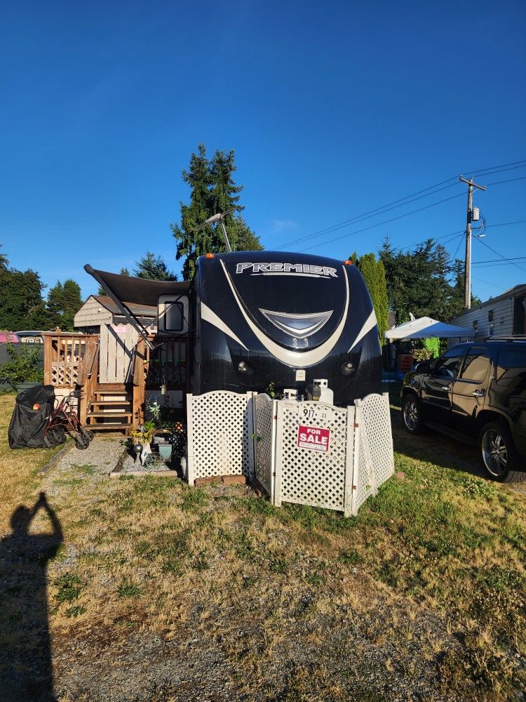 Traval Trailer W/Shed.