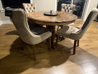 Table And Four Chairs Has Leaf.