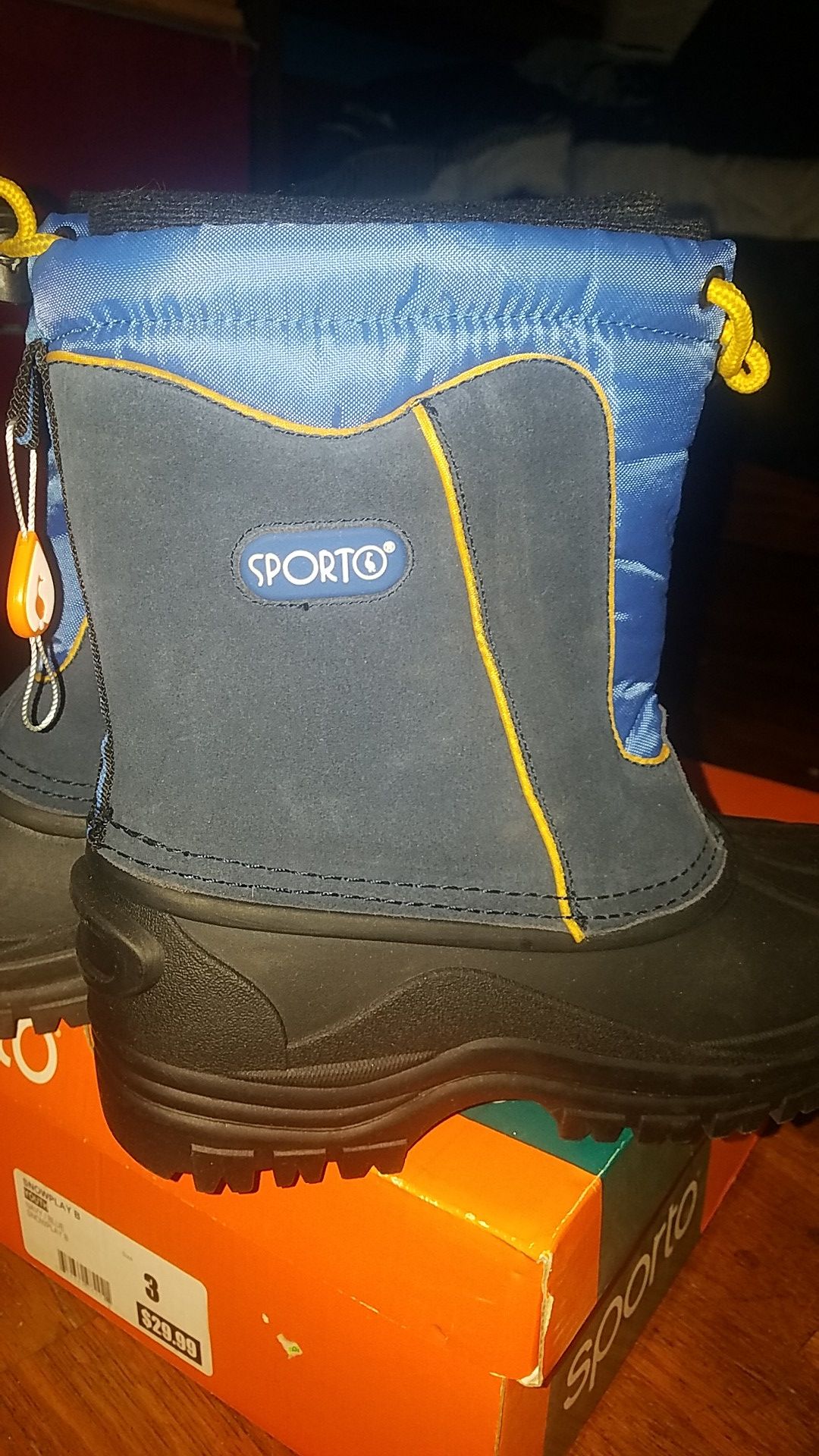 Brand New Boys or Girls Snow Boots Big Kids Size 3