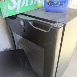 Mini Fridge 