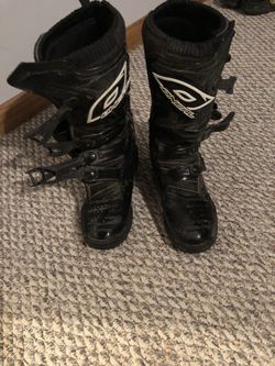 Riding boots (listening to offers)