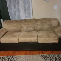 Free Couch 