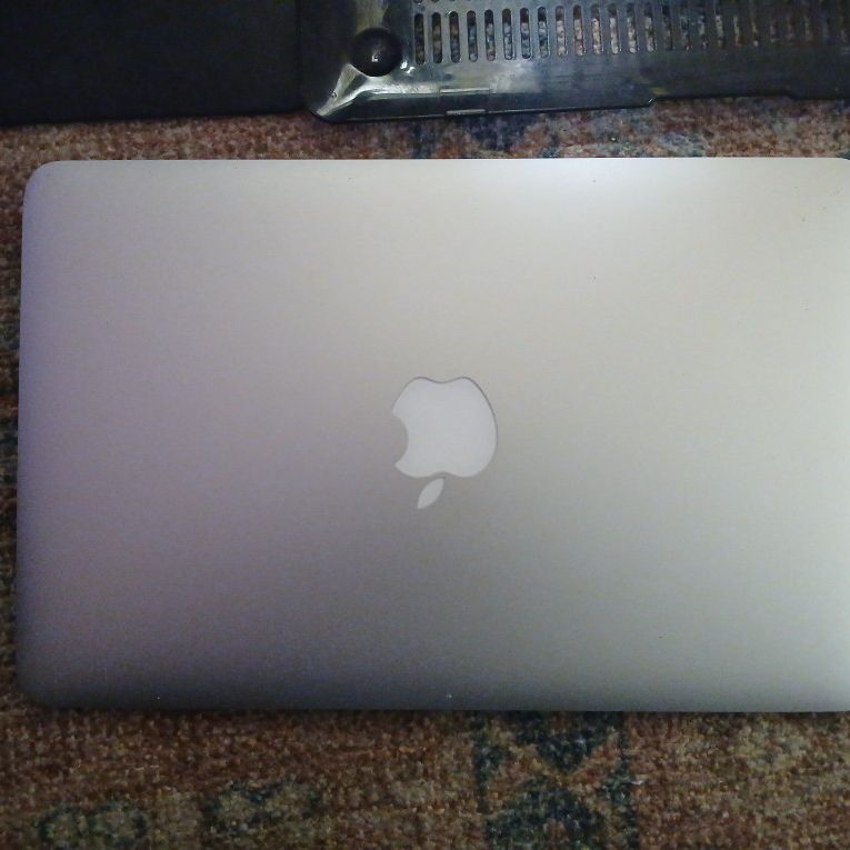 MAC BOOK AIR, Sliver With Blue Cover