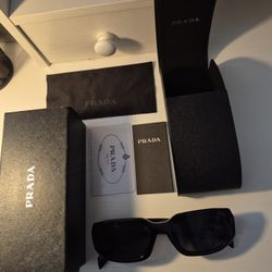 PRADA GLASSES 