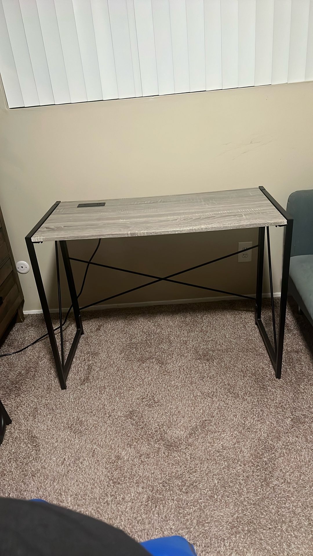 DESK 