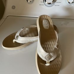Women’s Size 8 Sandals