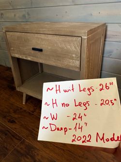 W. Boca Raton Nightstand- see video . H26~20”,W24”,Deep 14”. 2022 Model. Good condition.