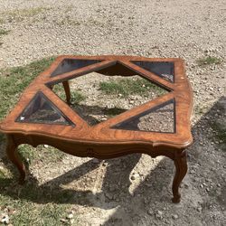 Item 1187Vintage Thomasville Square Cocktail Table Wood Veneer; Heavy W/ Glass Tops.