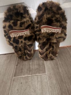 Balenciaga fur leopard slides
