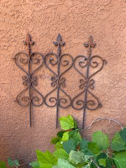 Indoor/outdoor Metal Wall Decor