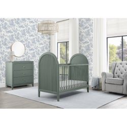 NEW IN BOX $400 Stunning 4-IN-1 Convertible Crib