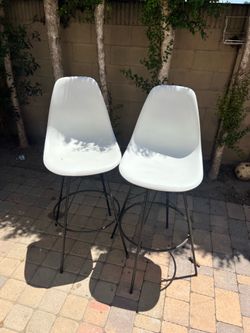 Tall island chairs