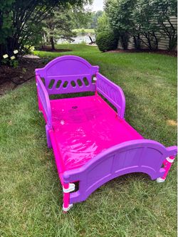 Toddler bed