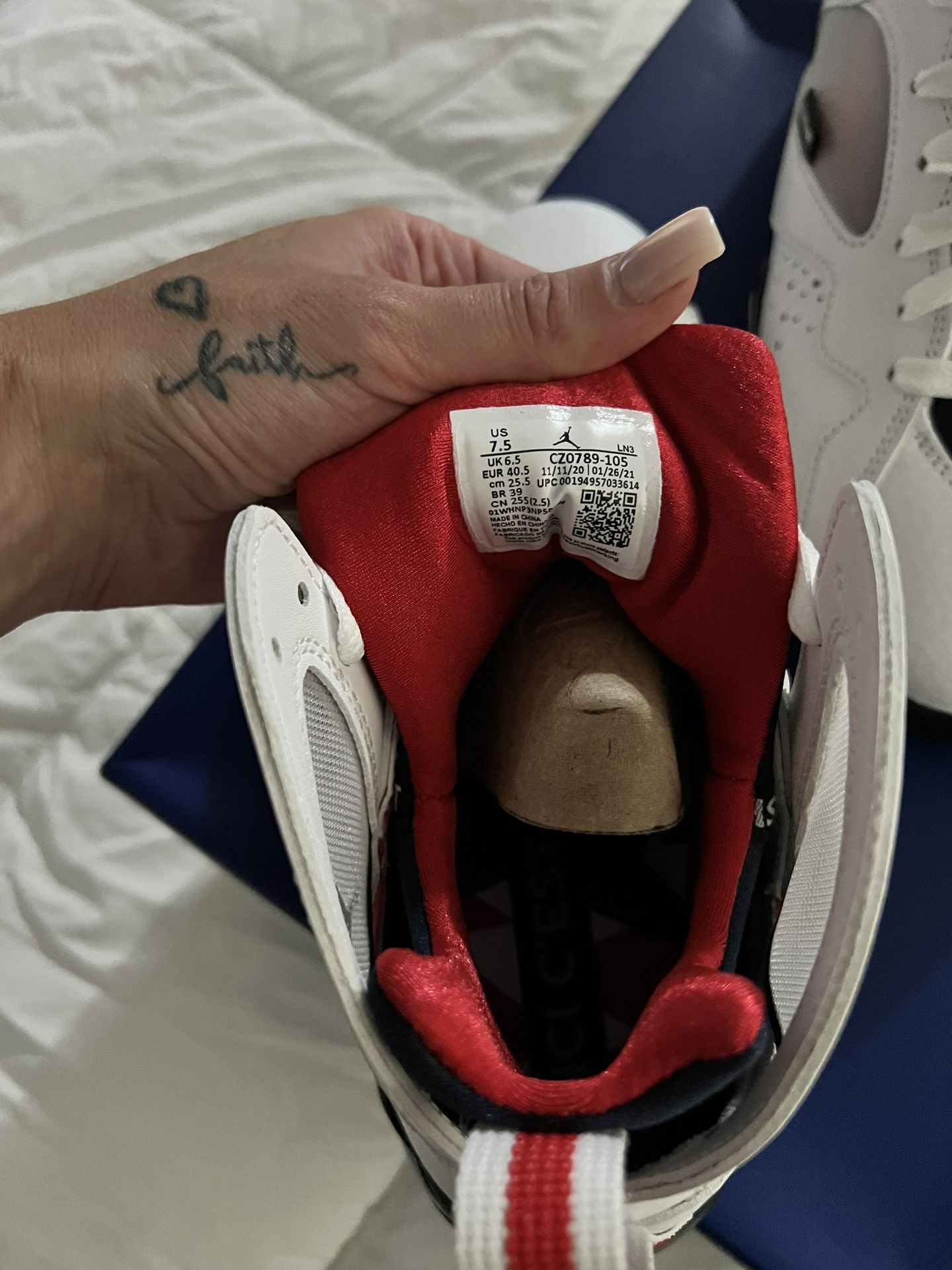 PER-OWNED WITH OG BOX!!! Air Jordan 7 Retro \