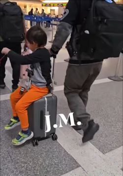 Carry-on luggage kids carrier