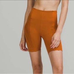 Lululemon high rise  activewear shorts size 6