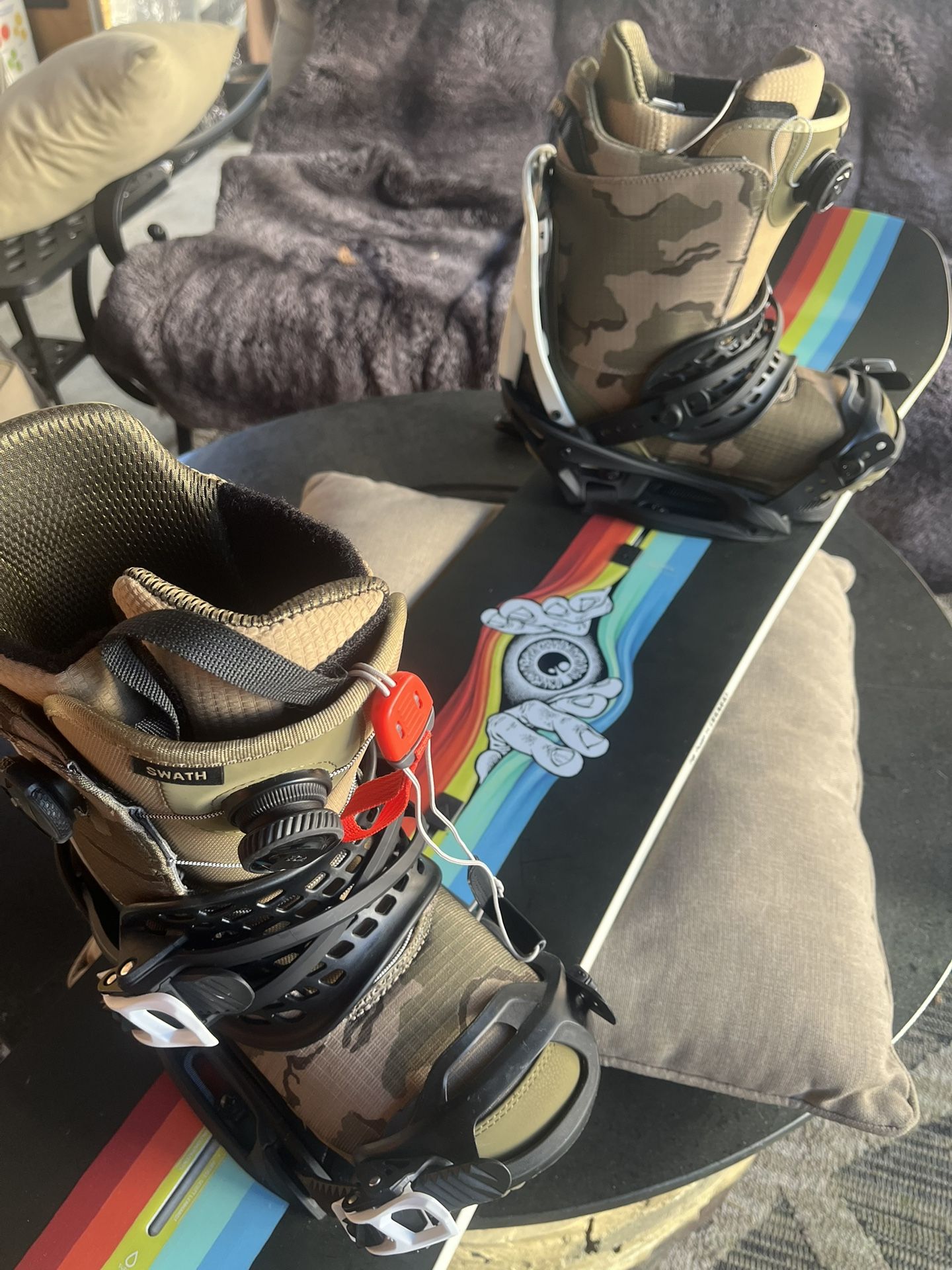 Burton Freethinker 2019 Snowboard Genesis Bindings Swath Boa Boots