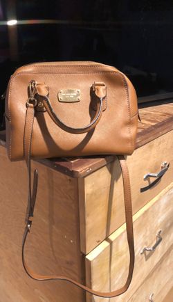 Micheal kors bag/ arm bag