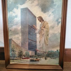 Jesus Knocking On The United Nations Building