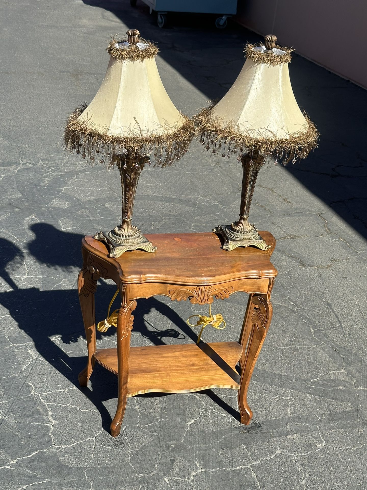 Side Table With Lamps