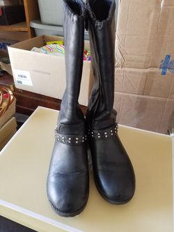 Size 3 d niña estan casi nuevo