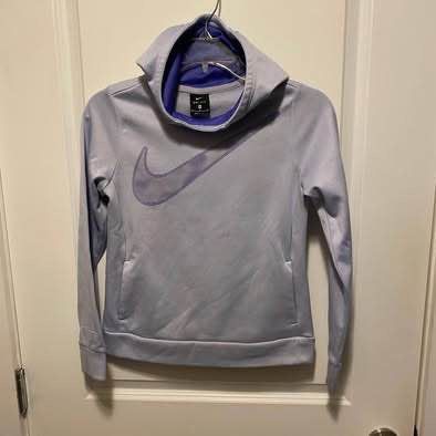 Kids Girl's Therma Graphic Pullover Hoodie (Little Kids/Big Kids)size medium must pick up