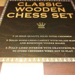 Barnes & Noble Classic Wood Chess Set