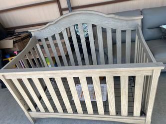 Crib/toddler bed