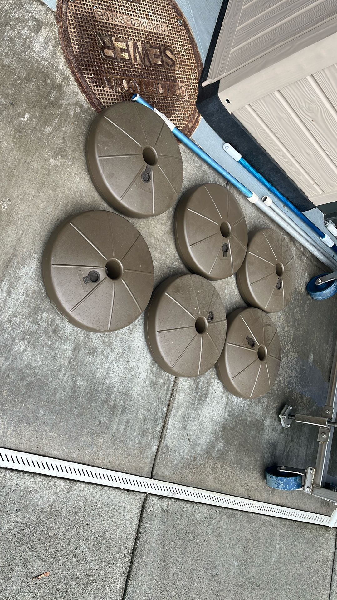 plastic umbrella stands FREE
