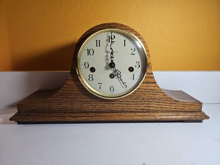 Howard Miller Mantel Clock – Westminster Chimes 340-020 – 2 Jewels – Made in Germany