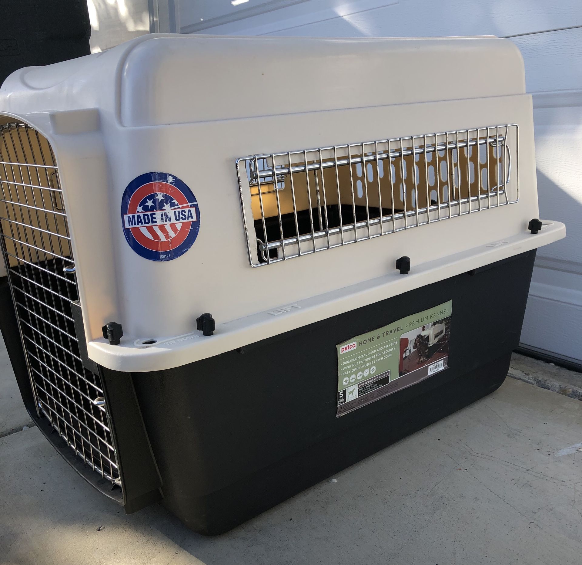 Petco pet carrier kennel crate for Sale in Costa Mesa CA OfferUp