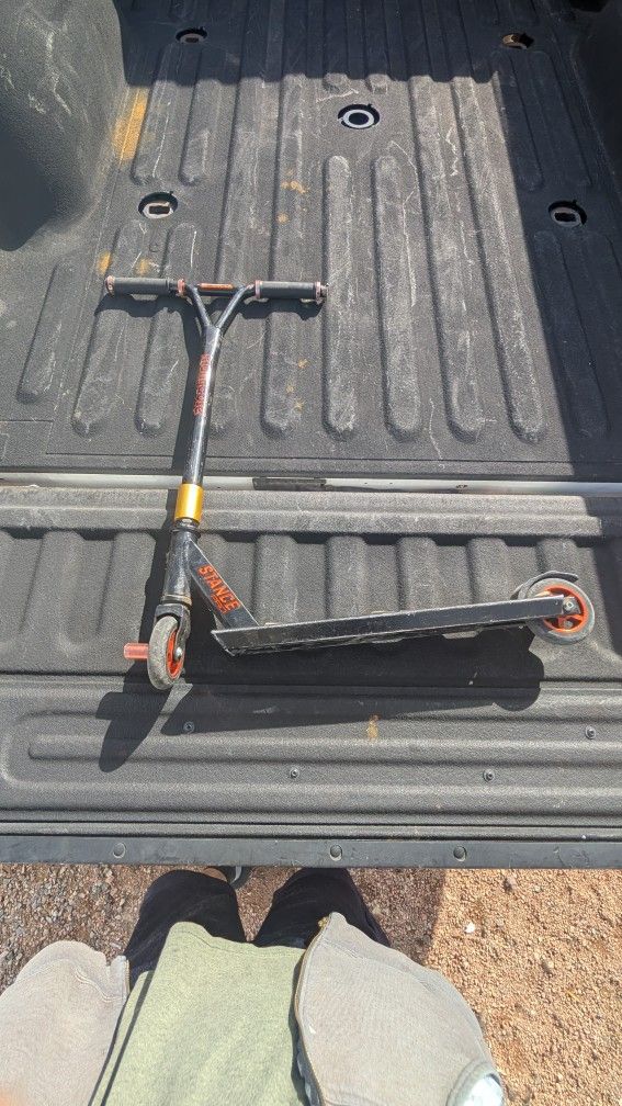 Mongoose Unisex Scooter