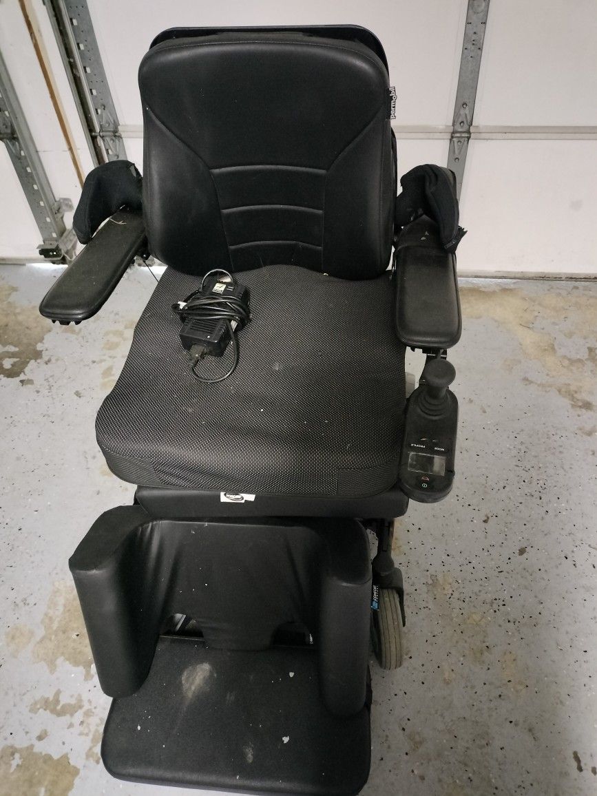 Battery Powered Matrix M300 Chair