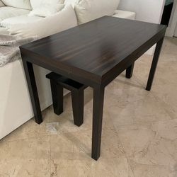 Crate And Barrell Dining Table Seats 4