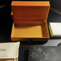 Designer Women’s Wallet Pouch