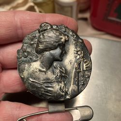 Antique Art Nouveau Repousse pendant Brooch Pin