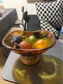 Glass fruit bowl antique