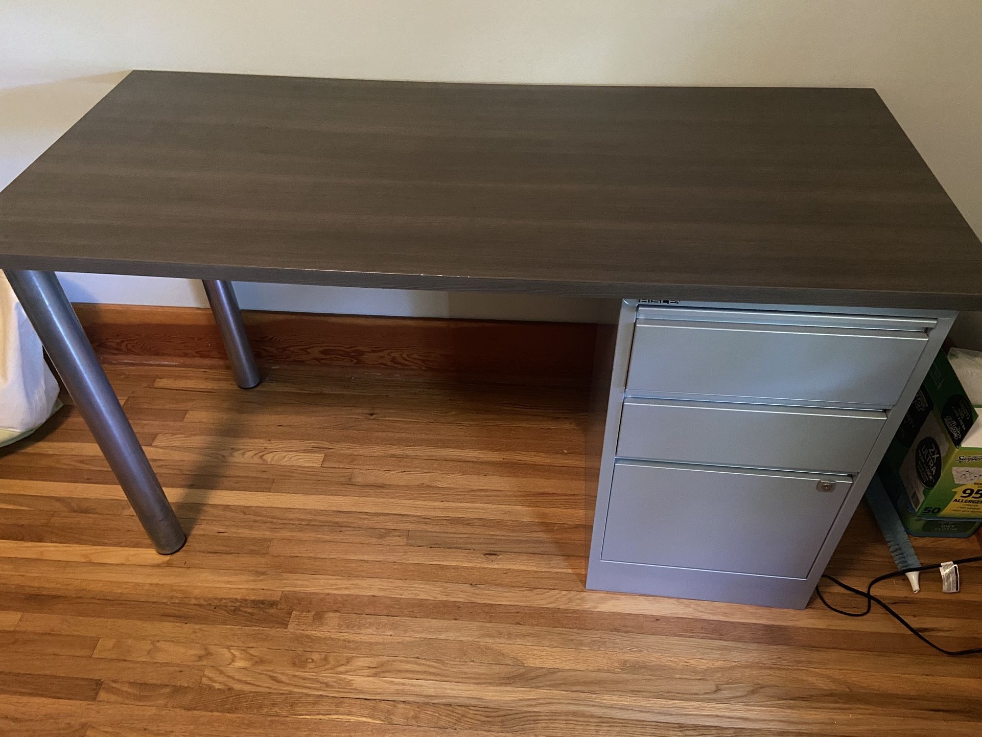Elfa Desk