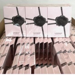 Brand new fresh and authentic (12) Viktor and Rolf Flowrbomb 1.2ml each NEW.  Total 14.4ml   DESCRIPTION Fragrance Family: Floral  Key Notes: Peony Ac
