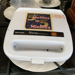 Betty Crocker Minnie Muffin Maker