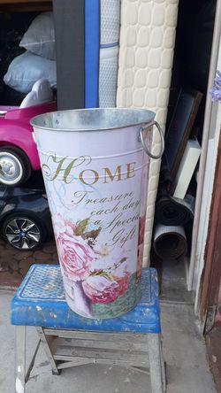 Tin bucket