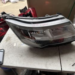 Ford Explorer Right Headlight Oem