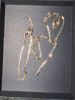 10k gold Valentino Link Chain Necklace