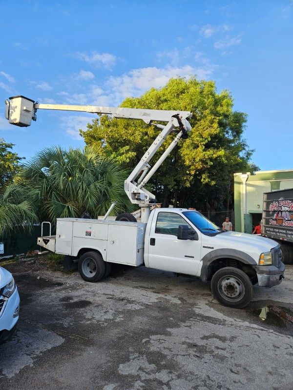 2005 Ford F550