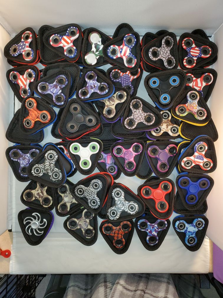 Fidget Spinners With a Case Great for Christmas & Birthday Parties